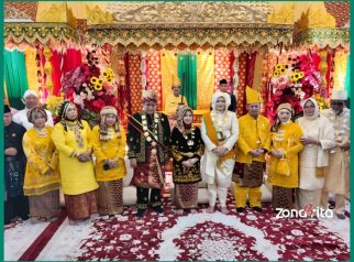Gelar Adat